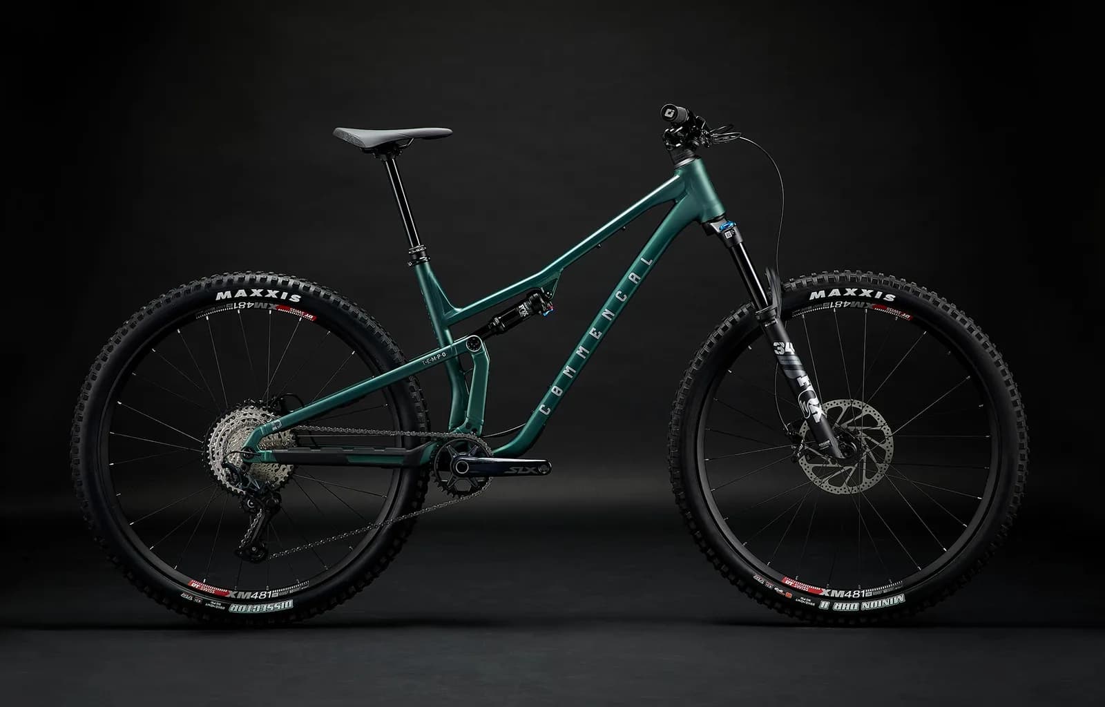 T.E.M.P.O. ESSENTIAL METALLIC GREEN