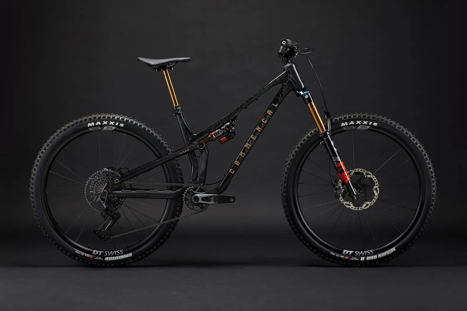 T.E.M.P.O. T-TYPE CRACKLED BLACK