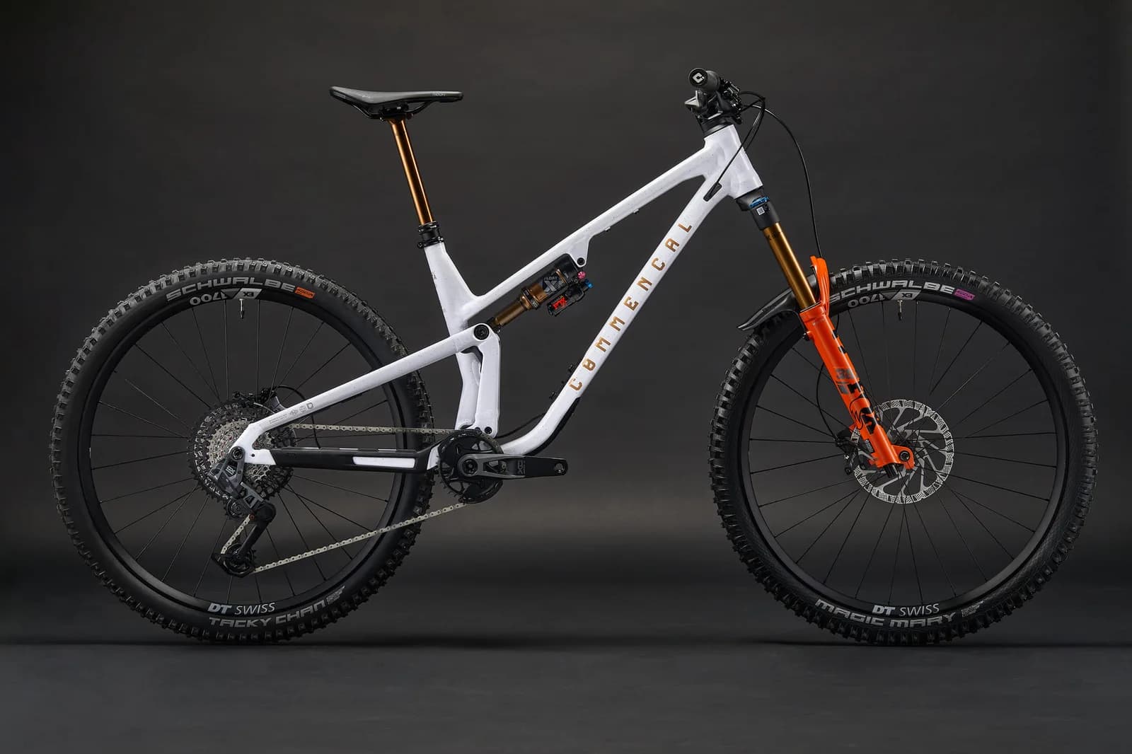 META V5 SIGNATURE GLITTERY WHITE 2025