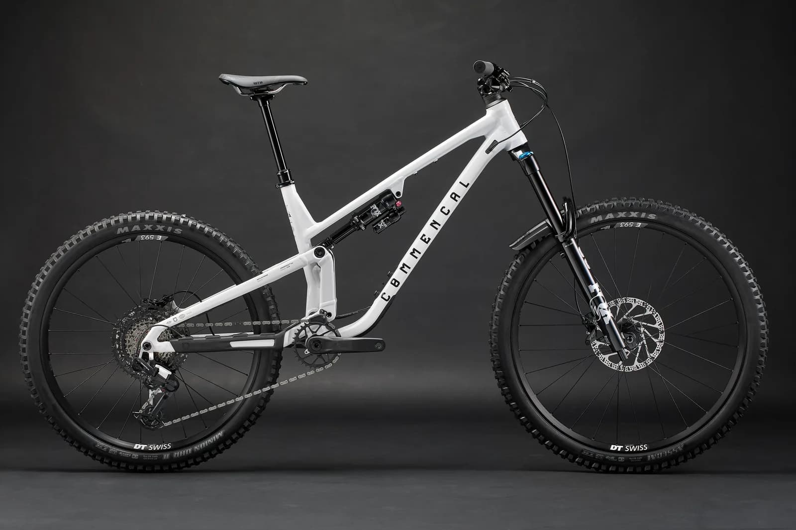 META SX V5 ESSENTIAL PURE WHITE 2027